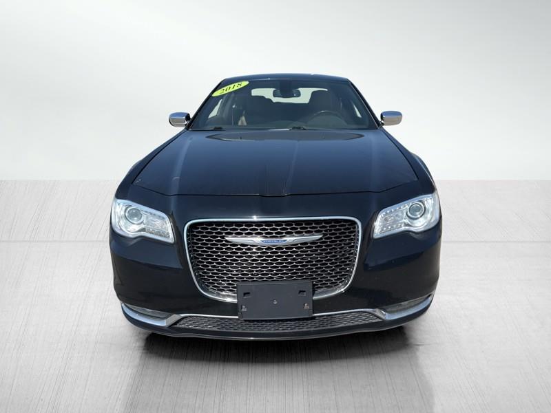 2018 Chrysler 300 Limited photo 2