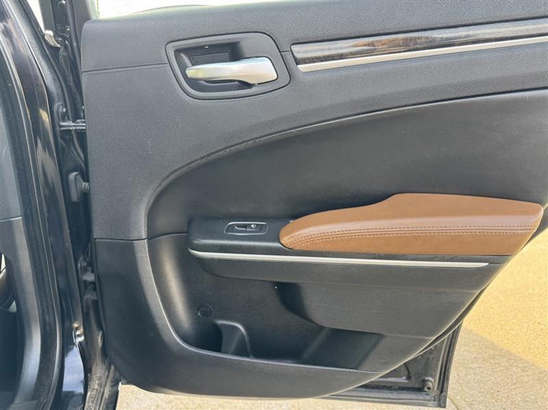 Chrysler 300 Limited RWD 2018