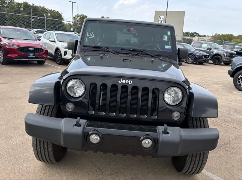 Jeep Wrangler Unlimited Sahara 4WD 2014 Jeep Wrangler Unlimited Sahara 4WD 2014