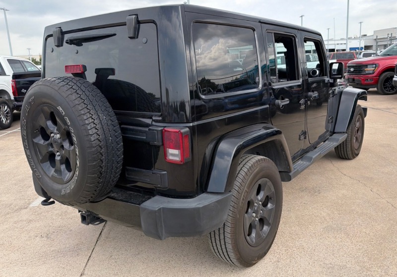 Jeep Wrangler Unlimited Sahara 4WD 2014 Jeep Wrangler Unlimited Sahara 4WD 2014