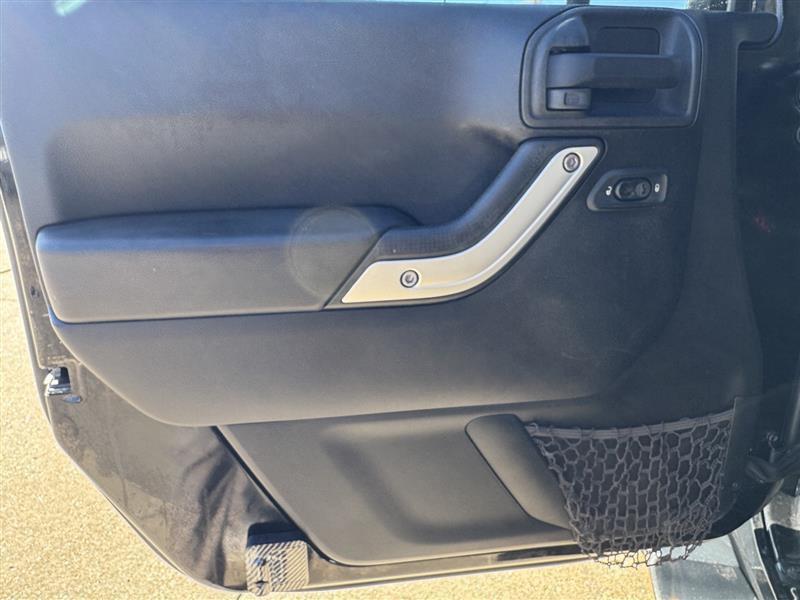 Jeep Wrangler Unlimited Sahara 4WD 2014