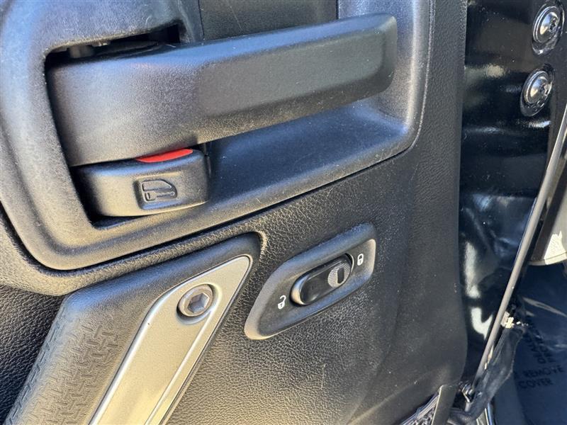 Jeep Wrangler Unlimited Sahara 4WD 2014