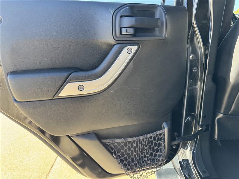 Jeep Wrangler Unlimited Sahara 4WD 2014