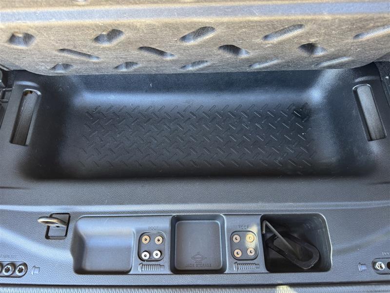 Jeep Wrangler Unlimited Sahara 4WD 2014