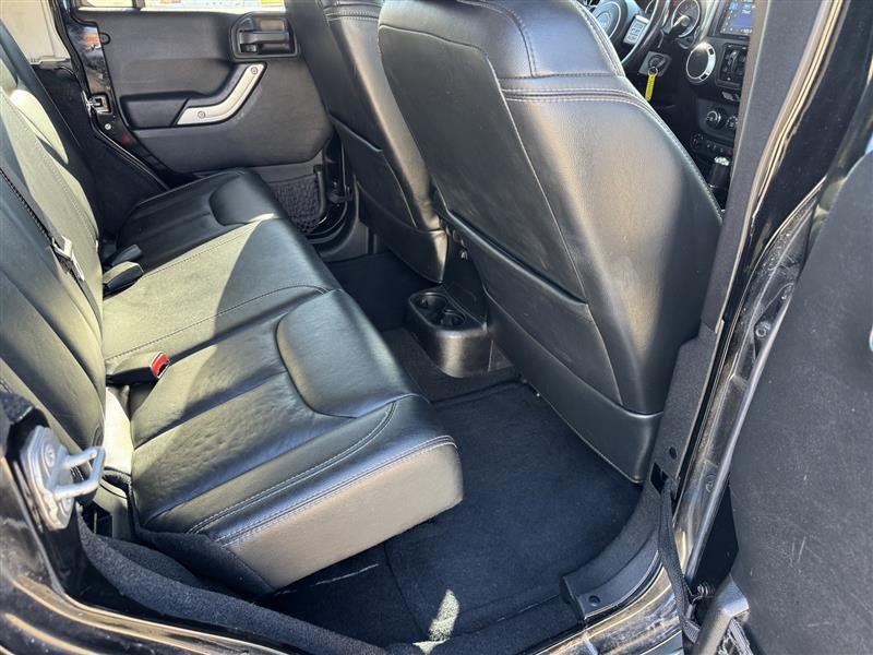 Jeep Wrangler Unlimited Sahara 4WD 2014