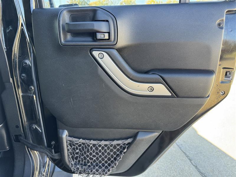 Jeep Wrangler Unlimited Sahara 4WD 2014