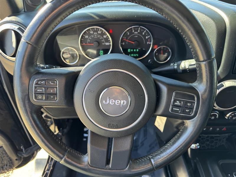 Jeep Wrangler Unlimited Sahara 4WD 2014