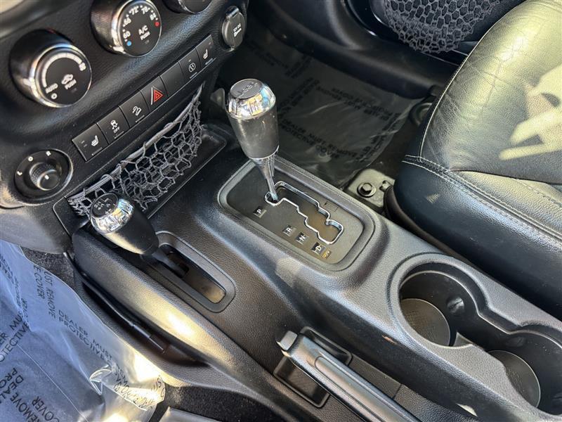 Jeep Wrangler Unlimited Sahara 4WD 2014