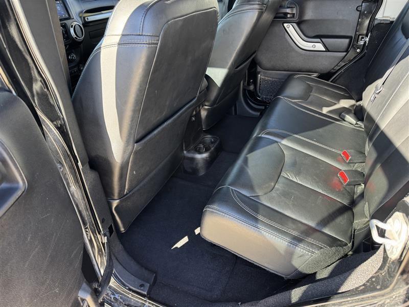 Jeep Wrangler Unlimited Sahara 4WD 2014