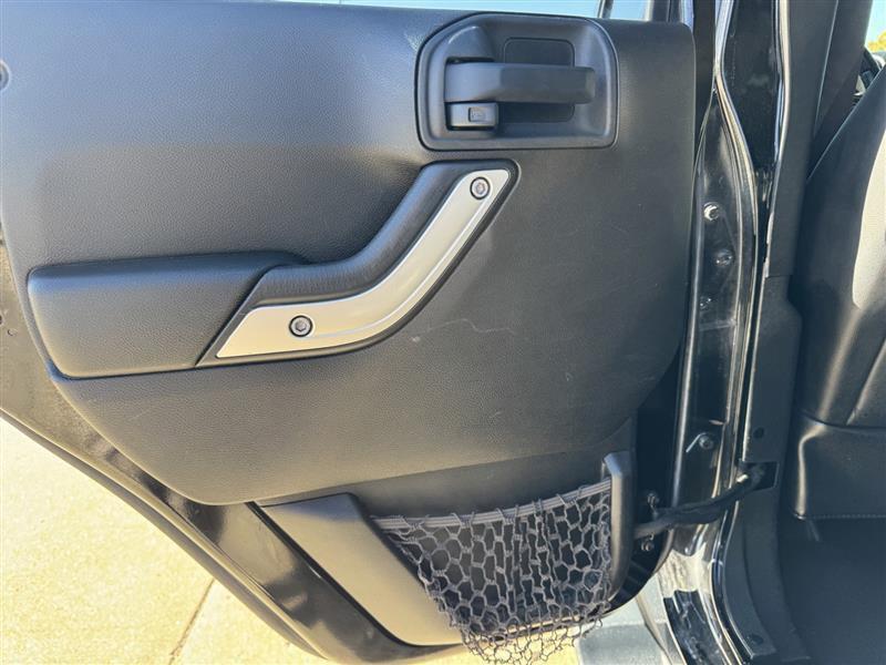 Jeep Wrangler Unlimited Sahara 4WD 2014