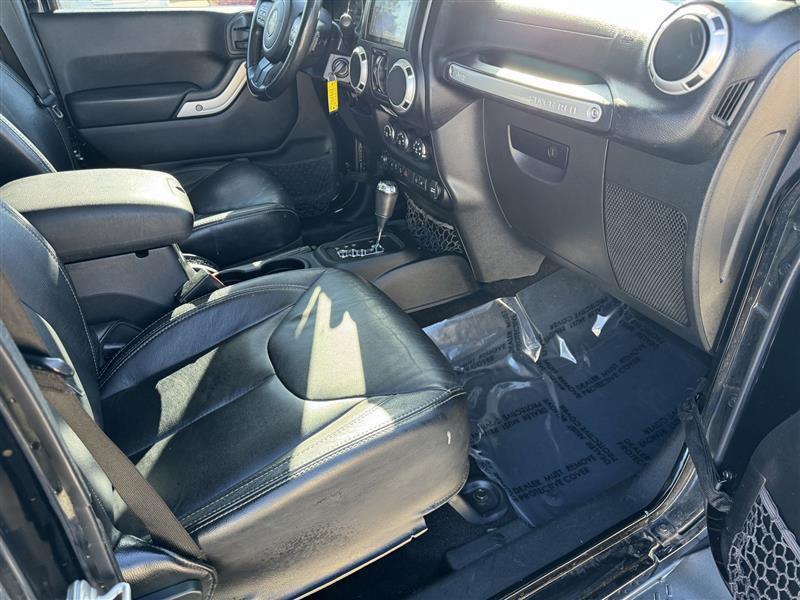 Jeep Wrangler Unlimited Sahara 4WD 2014