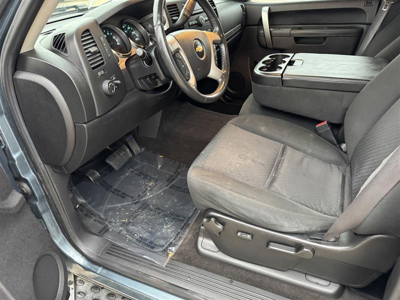 Chevrolet Silverado 1500 LT Crew Cab 4WD 2011