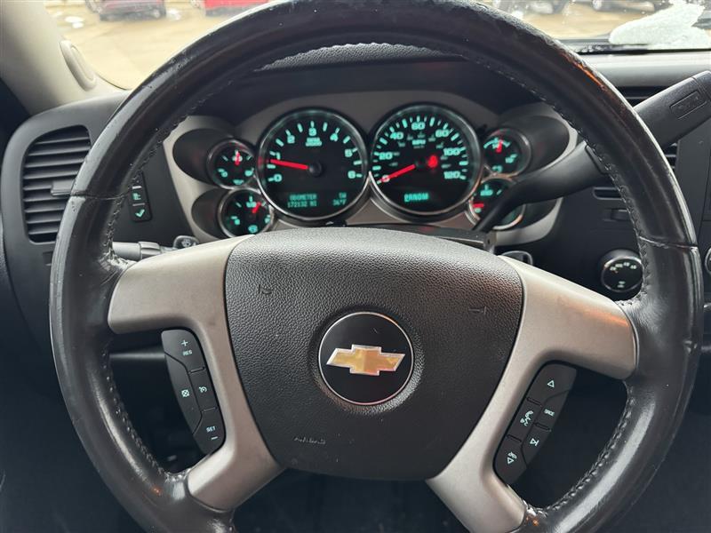 Chevrolet Silverado 1500 LT Crew Cab 4WD 2011