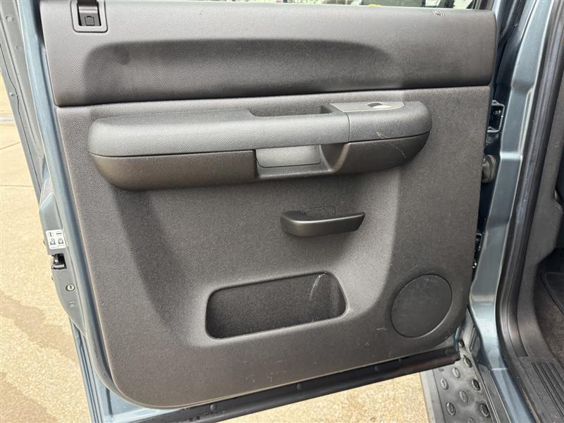 Chevrolet Silverado 1500 LT Crew Cab 4WD 2011