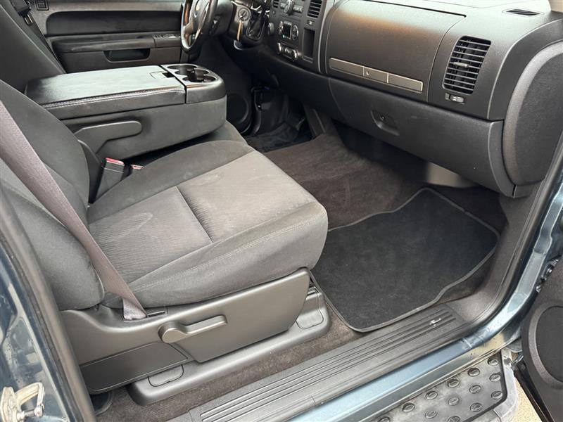 Chevrolet Silverado 1500 LT Crew Cab 4WD 2011