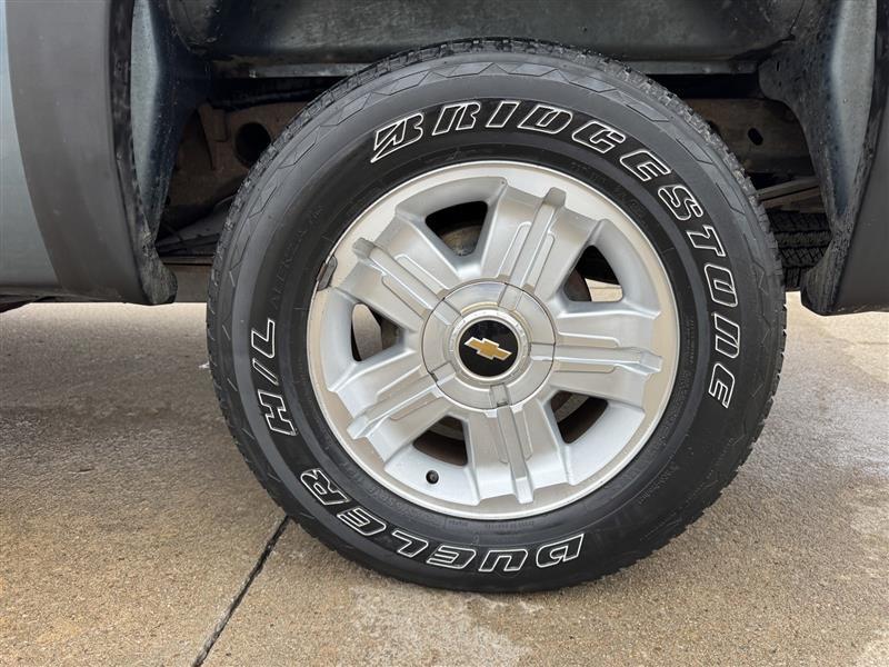 Chevrolet Silverado 1500 LT Crew Cab 4WD 2011