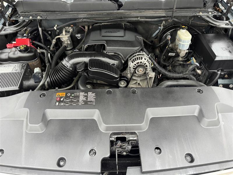 Chevrolet Silverado 1500 LT Crew Cab 4WD 2011