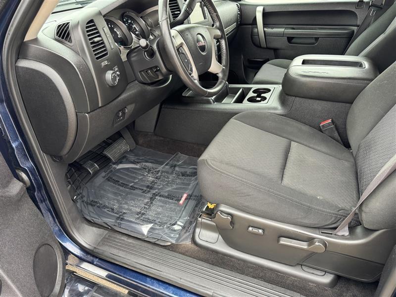 GMC Sierra 1500 SLE Crew Cab 4WD 2011