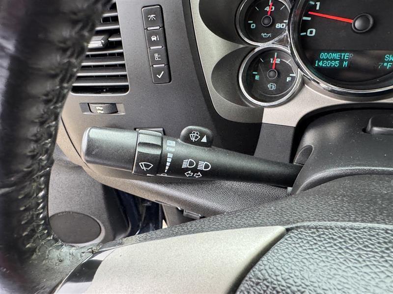 GMC Sierra 1500 SLE Crew Cab 4WD 2011