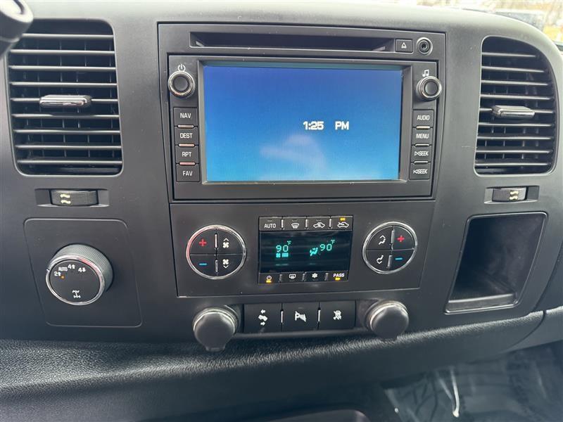 GMC Sierra 1500 SLE Crew Cab 4WD 2011