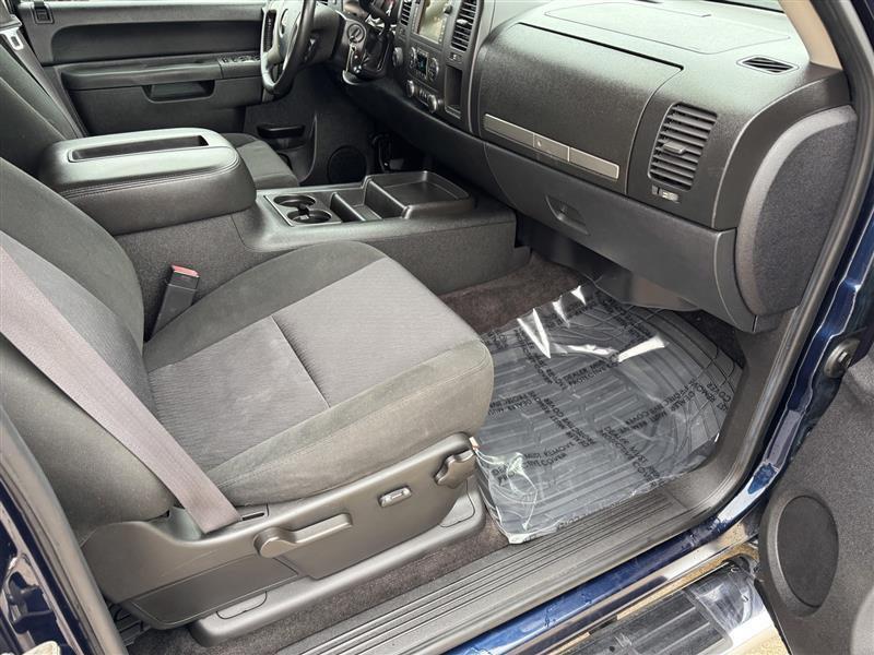 GMC Sierra 1500 SLE Crew Cab 4WD 2011