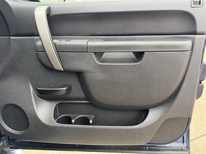 GMC Sierra 1500 SLE Crew Cab 4WD 2011