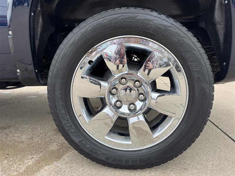 GMC Sierra 1500 SLE Crew Cab 4WD 2011