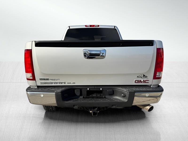 GMC Sierra 1500 SLE Crew Cab 4WD 2011