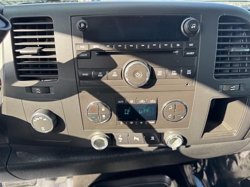 GMC Sierra 1500 SLE Crew Cab 4WD 2011