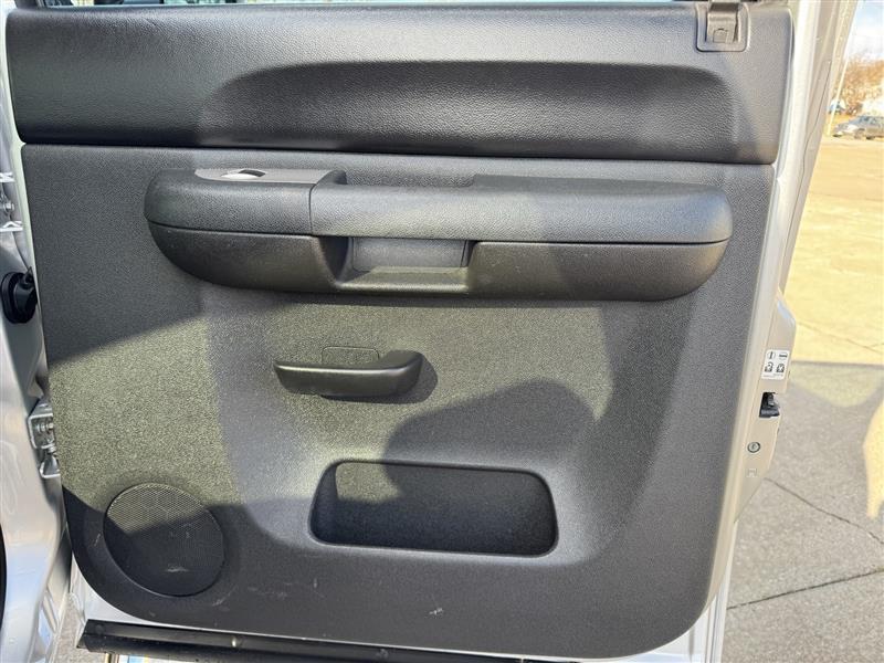 GMC Sierra 1500 SLE Crew Cab 4WD 2011