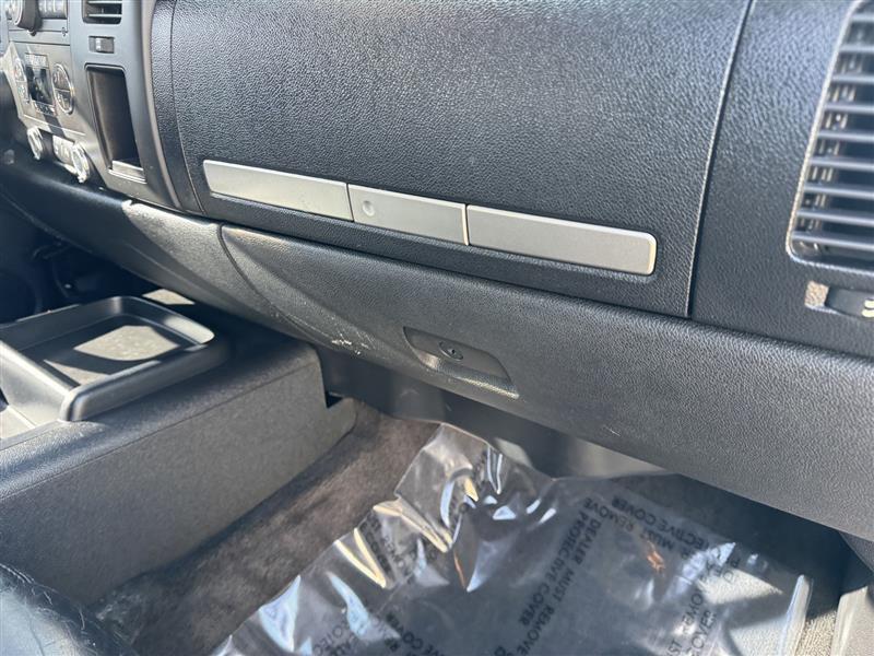 GMC Sierra 1500 SLE Crew Cab 4WD 2011