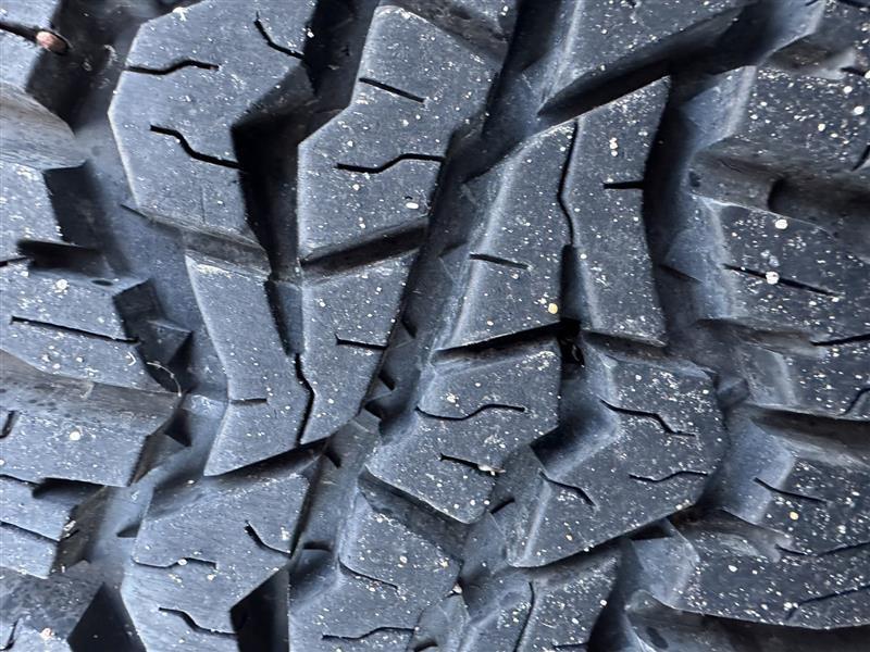 GMC Sierra 1500 SLE Crew Cab 4WD 2011