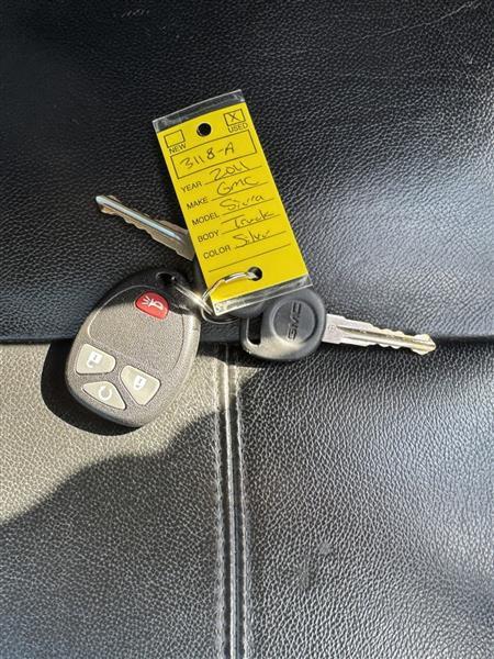 GMC Sierra 1500 SLE Crew Cab 4WD 2011