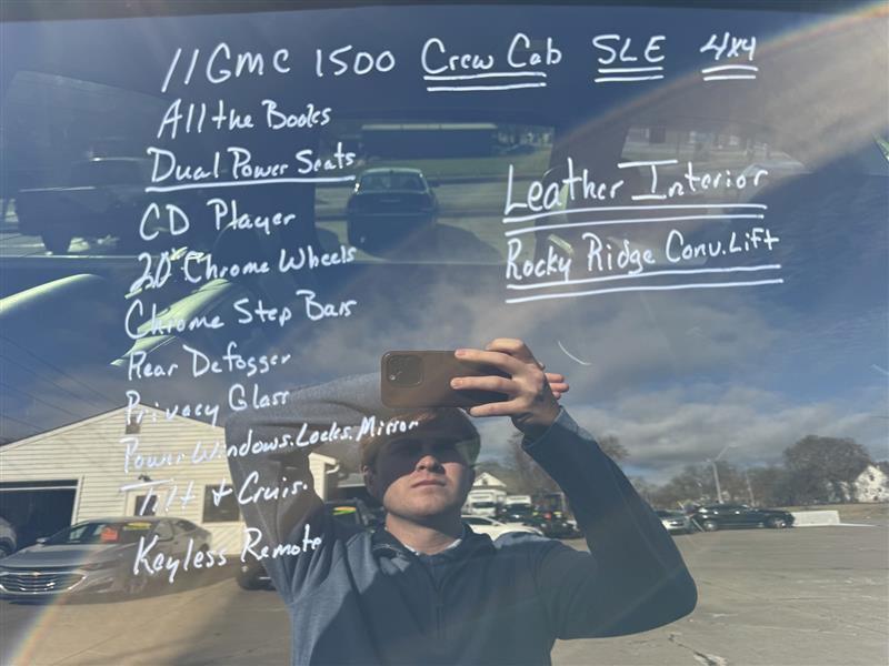 GMC Sierra 1500 SLE Crew Cab 4WD 2011