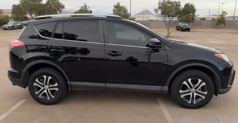 Toyota RAV4 LE FWD 2016