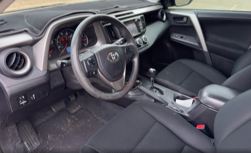 Toyota RAV4 LE FWD 2016