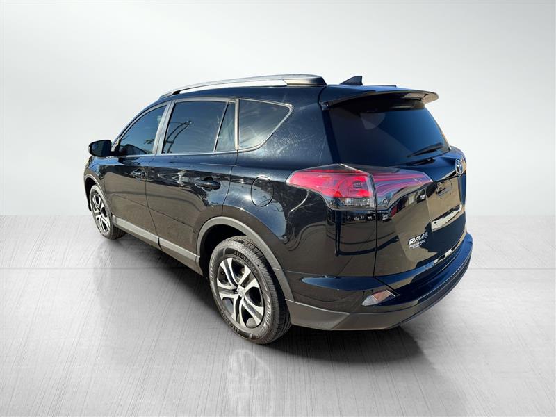 Toyota RAV4 LE FWD 2016