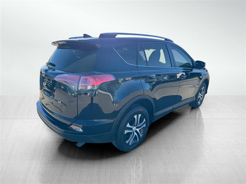 Toyota RAV4 LE FWD 2016