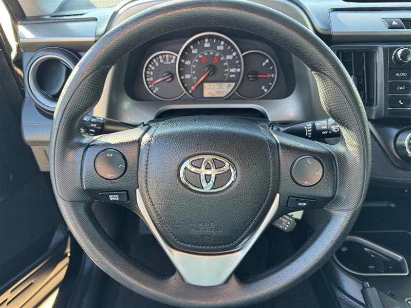 Toyota RAV4 LE FWD 2016