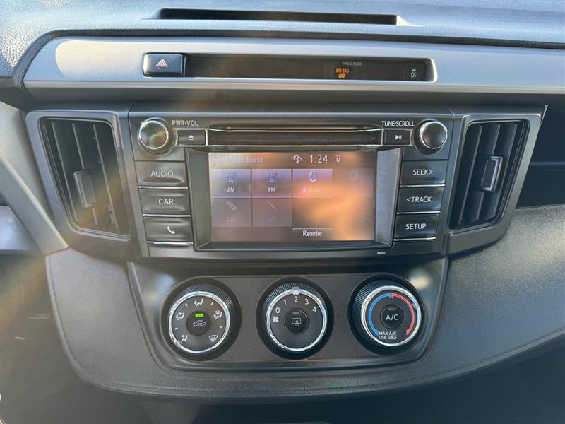 Toyota RAV4 LE FWD 2016