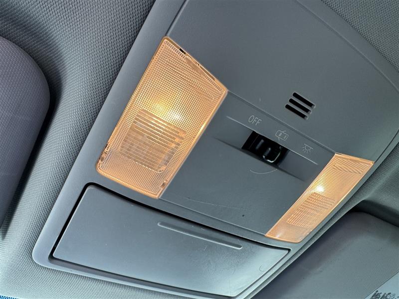 Toyota RAV4 LE FWD 2016