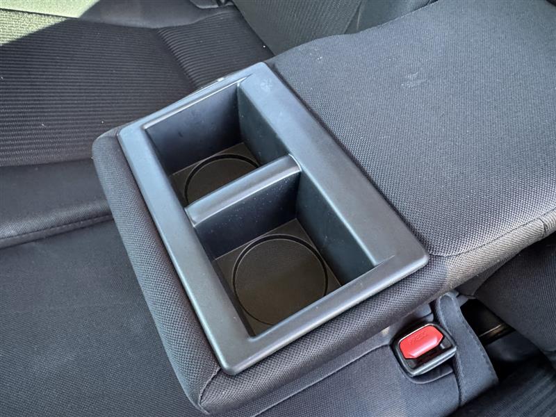 Toyota RAV4 LE FWD 2016