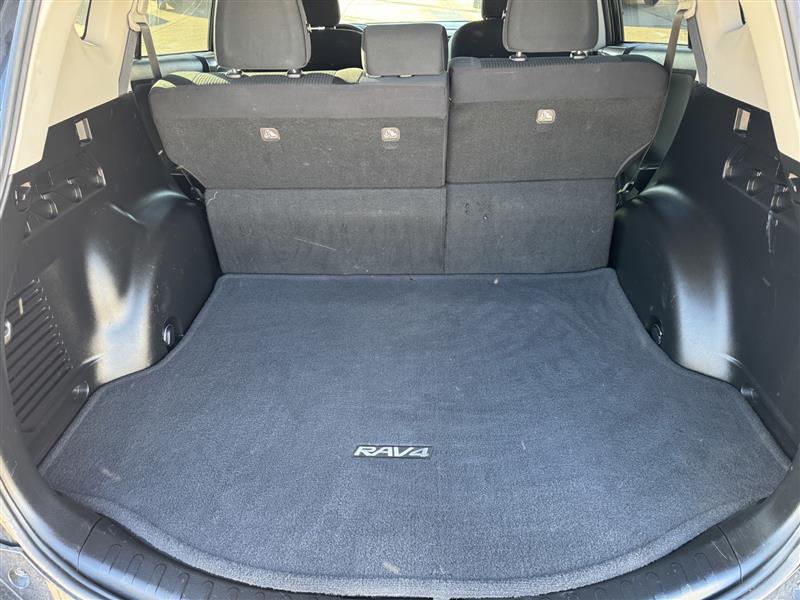 Toyota RAV4 LE FWD 2016