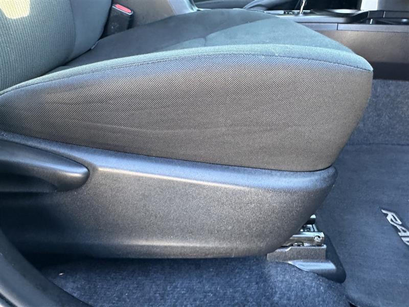 Toyota RAV4 LE FWD 2016