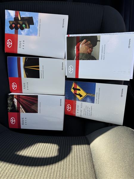 Toyota RAV4 LE FWD 2016