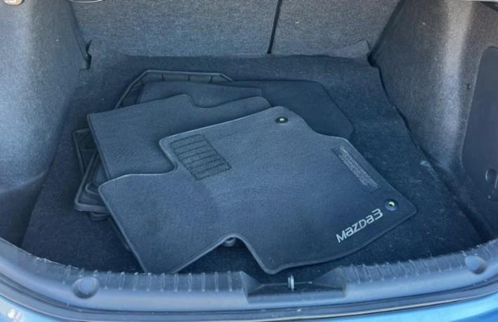 Mazda MAZDA3 i Sport 2015