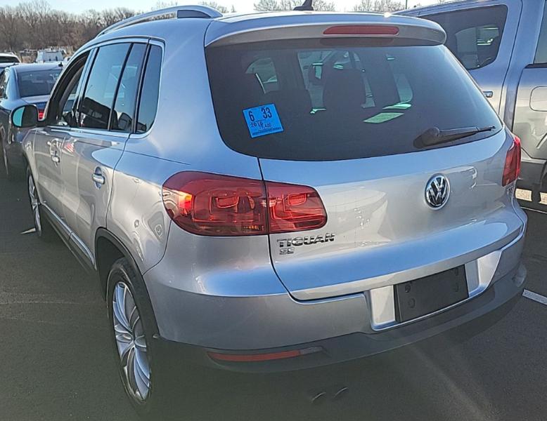 Volkswagen Tiguan SE 2016
