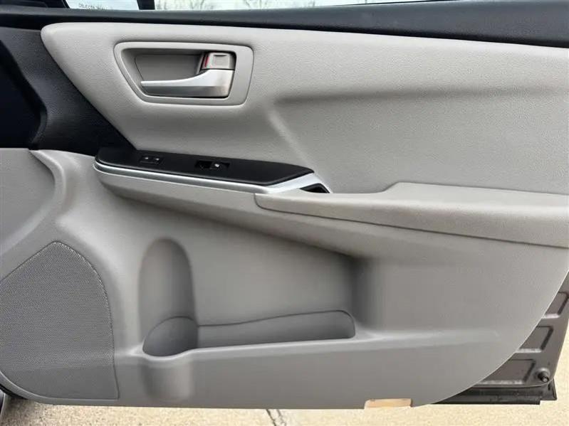 Toyota Camry SE 2016