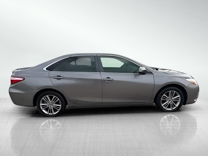 Toyota Camry SE 2016