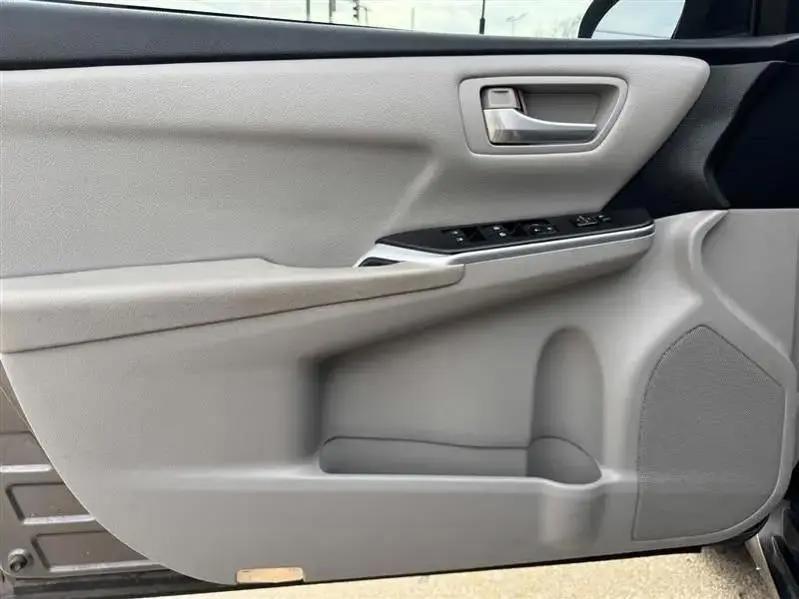 Toyota Camry SE 2016